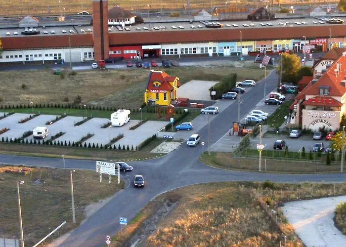 Hotel Rozsa Csarda Bungalow & Caravan Park