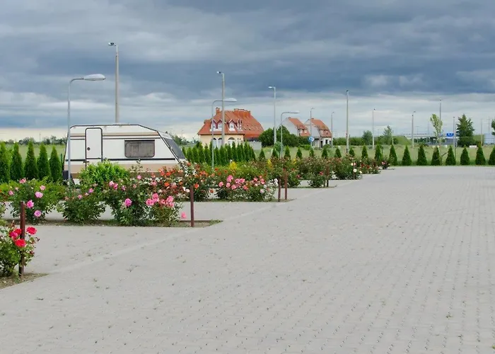 Hotel Rozsa Csarda Bungalow & Caravan Park